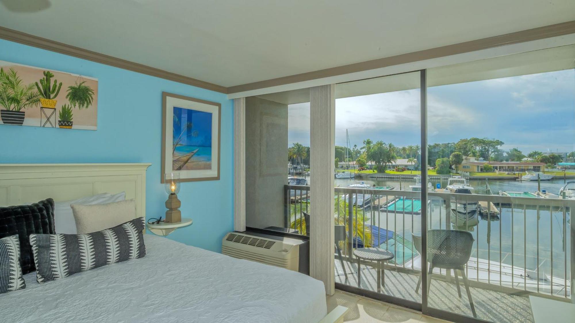 All-New Waterfront With Balcony,Pool,Tiki Bar,Gym Sarasota Exterior photo